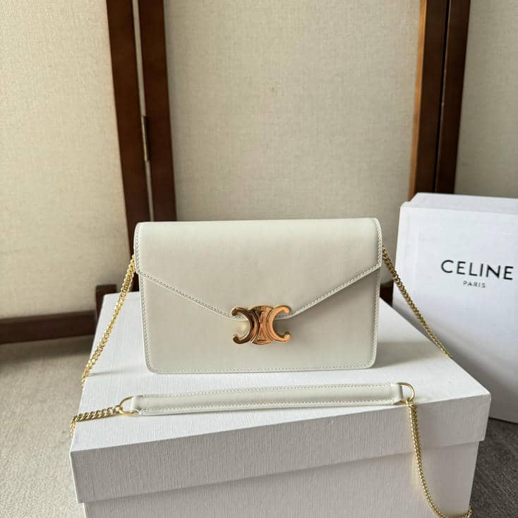 CUIR TRIOMPHE 19.5cm2